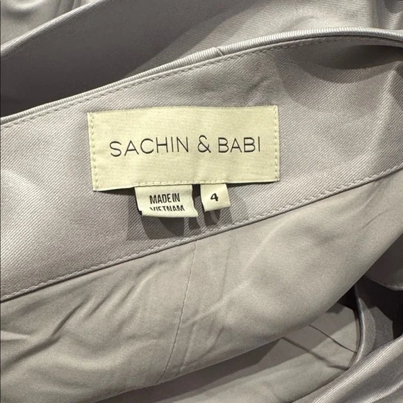 Sachin and Babi BONNIE one shoulder bow sliver gown Sz 4 - Picture 9 of 9